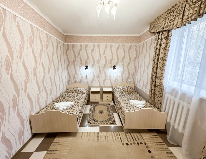 Номер 1 категории двухместный "Твин+" (двухкомнатный) - ЛОК «Долина Алтая»