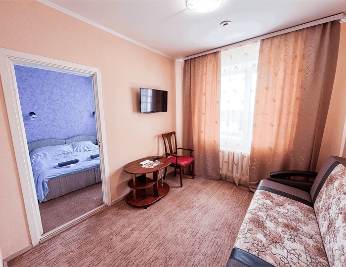 Номер 1 категории двухместный "Дабл+"Спорткорпус (двухкомнатный) - ЛОК «Долина Алтая»